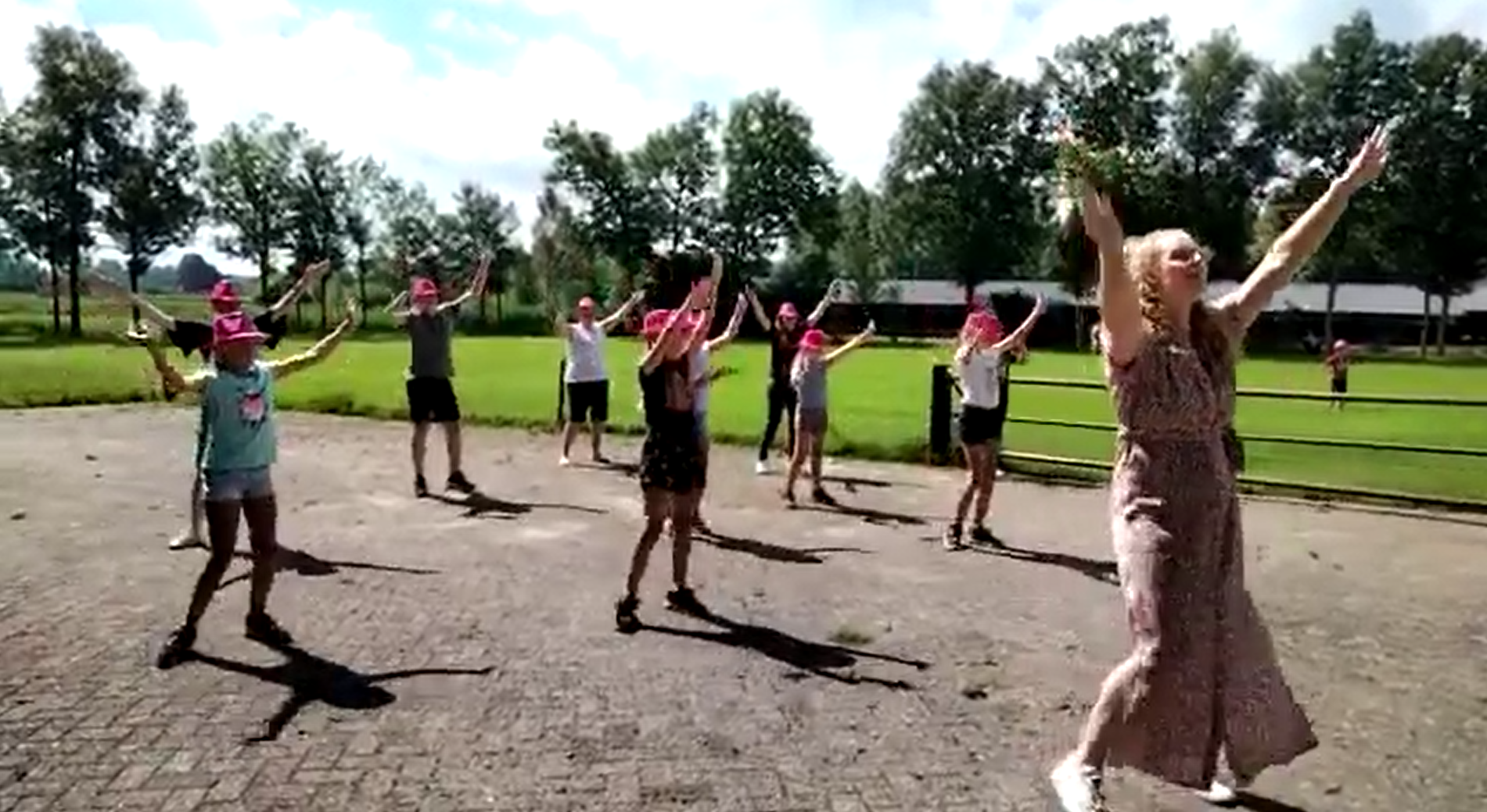 Oefen de openingsdans!
